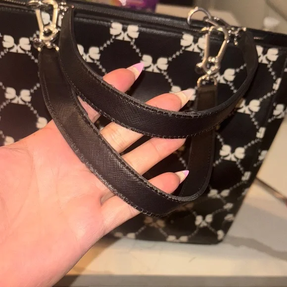 Karl Lagerfeld tote style - Picture 13 of 14